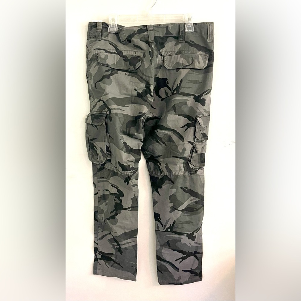 Wrangler Camouflage Cargo Pants - Gray and Black